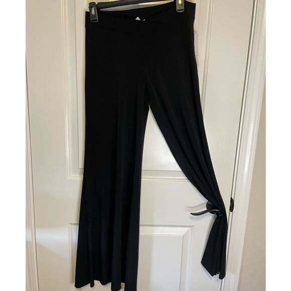 Motherhood Maternity comfy stretchy Flare Pants size small - Picture 2 of 4